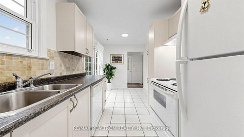 Photo 11 at 135 Avenue Road, North Richvale, Richmond Hill