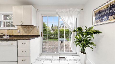 Photo 14 at 135 Avenue Road, North Richvale, Richmond Hill