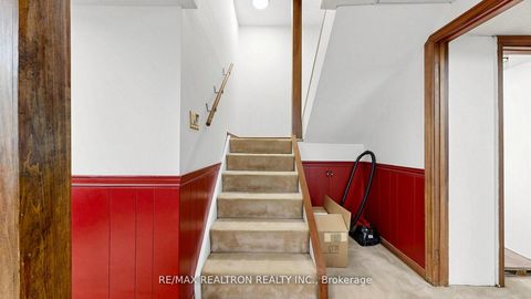 Photo 30 at 135 Avenue Road, North Richvale, Richmond Hill