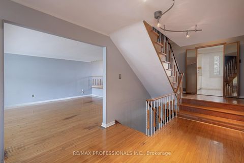 Photo 5 at 315 Markland Drive, Markland Wood, Toronto