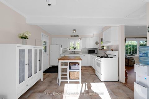 Photo 4 at 145 Collingwood Street, Creemore, Clearview