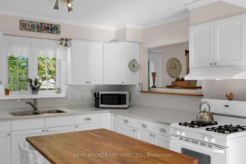 Photo 7 at 145 Collingwood Street, Creemore, Clearview