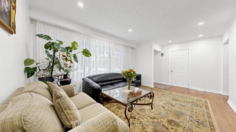 Photo 5 at 46 Collins Crescent, Aurora Heights, Aurora