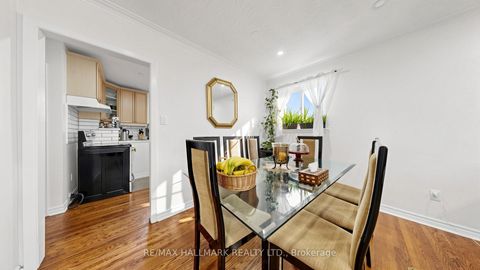 Photo 7 at 46 Collins Crescent, Aurora Heights, Aurora
