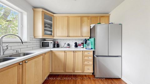 Photo 13 at 46 Collins Crescent, Aurora Heights, Aurora