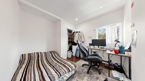 Photo 18 at 46 Collins Crescent, Aurora Heights, Aurora