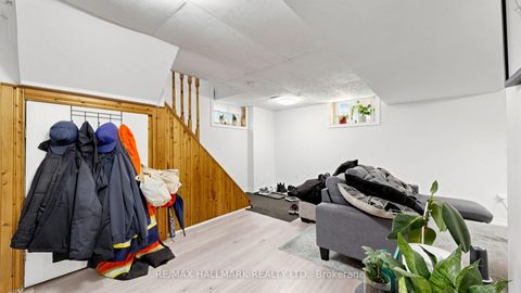 Photo 22 at 46 Collins Crescent, Aurora Heights, Aurora