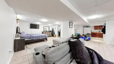 Photo 23 at 46 Collins Crescent, Aurora Heights, Aurora