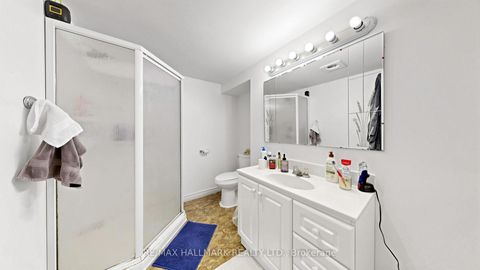 Photo 31 at 46 Collins Crescent, Aurora Heights, Aurora