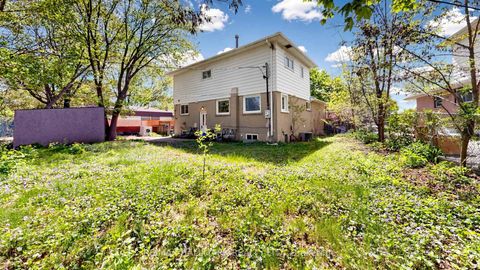 Photo 34 at 46 Collins Crescent, Aurora Heights, Aurora