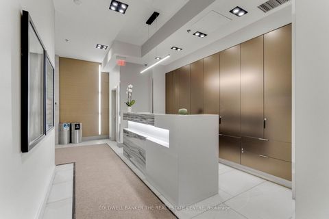 Photo 6 at 802 - 400 Wellington Street W, Waterfront Communities C1, Toronto