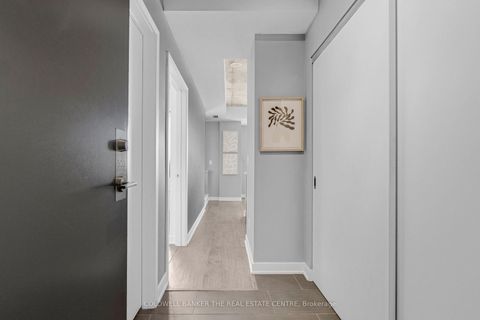 Photo 10 at 802 - 400 Wellington Street W, Waterfront Communities C1, Toronto