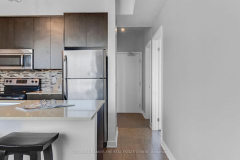 Photo 14 at 802 - 400 Wellington Street W, Waterfront Communities C1, Toronto