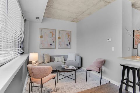 Photo 16 at 802 - 400 Wellington Street W, Waterfront Communities C1, Toronto