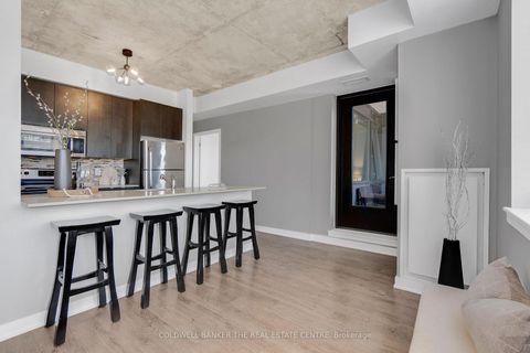 Photo 21 at 802 - 400 Wellington Street W, Waterfront Communities C1, Toronto