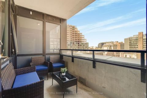 Photo 37 at 802 - 400 Wellington Street W, Waterfront Communities C1, Toronto