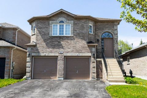 Photo 2 at 61 Mcintyre Drive, Ardagh, Barrie