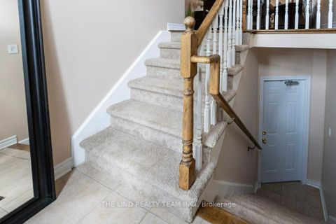 Photo 10 at 61 Mcintyre Drive, Ardagh, Barrie