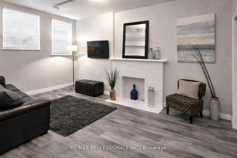 Photo 1 at 105 - 412 Jarvis Street, Yonge Corridor, Toronto