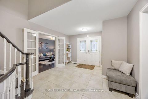 Photo 1 at 20286 Yonge Street, Holland Landing, East Gwillimbury