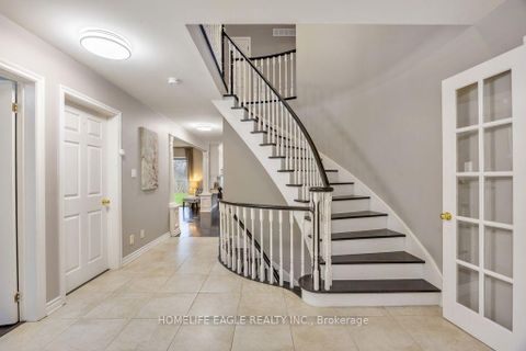Photo 2 at 20286 Yonge Street, Holland Landing, East Gwillimbury