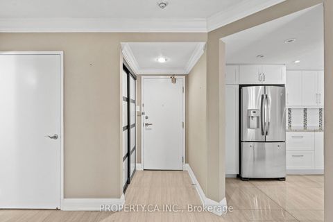 Photo 2 at 101 - 7601 Bathurst Street, Yorkhill, Vaughan