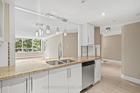 Photo 5 at 101 - 7601 Bathurst Street, Yorkhill, Vaughan