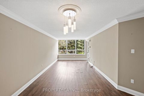 Photo 12 at 101 - 7601 Bathurst Street, Yorkhill, Vaughan