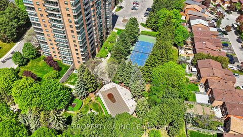 Photo 27 at 101 - 7601 Bathurst Street, Yorkhill, Vaughan