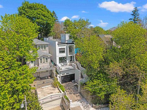 Photo 2 at 35 Beechwood Drive, Broadview North, Toronto