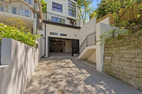 Photo 4 at 35 Beechwood Drive, Broadview North, Toronto