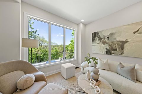 Photo 10 at 35 Beechwood Drive, Broadview North, Toronto
