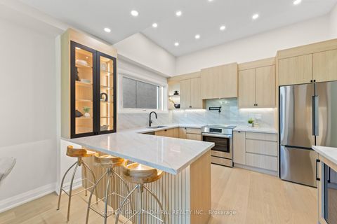 Photo 15 at 35 Beechwood Drive, Broadview North, Toronto
