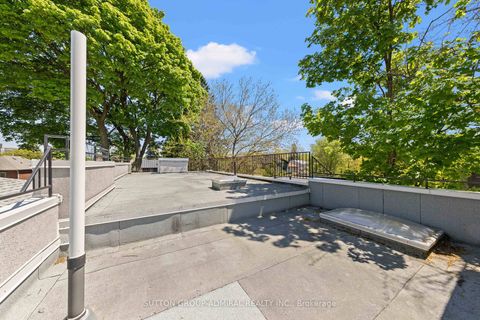 Photo 39 at 35 Beechwood Drive, Broadview North, Toronto