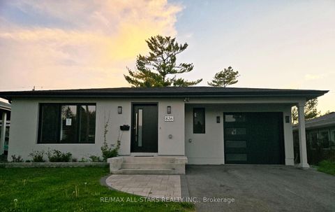 Photo 0 at 826 Krosno Boulevard, Bay Ridges, Pickering