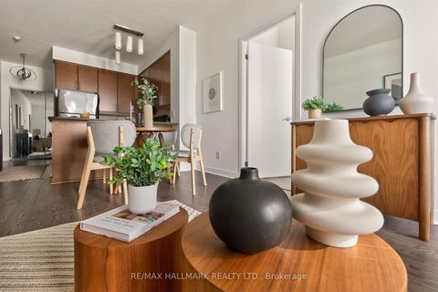 Photo 4 at 2211 - 18 Harbour Street, Waterfront Communities C1, Toronto