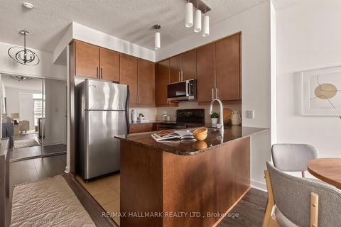 Photo 13 at 2211 - 18 Harbour Street, Waterfront Communities C1, Toronto