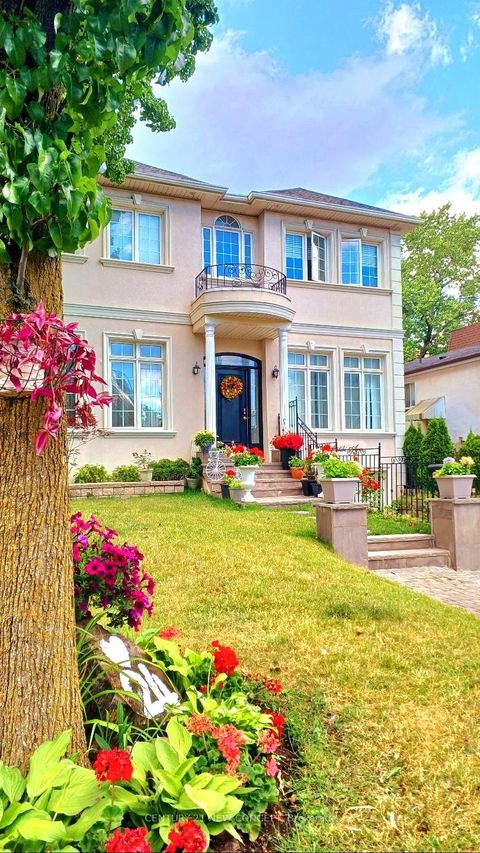 Photo 2 at 24 Abitibi Avenue, Newtonbrook East, Toronto