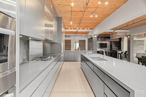 Photo 8 at 300 - 468 Wellington Street W, Waterfront Communities C1, Toronto