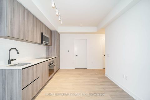 Photo 24 at 1111 - 117 Broadway Avenue, Mount Pleasant West, Toronto