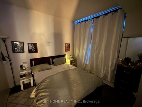 Photo 4 at 318 - 8 Telegram Mews, Waterfront Communities C1, Toronto