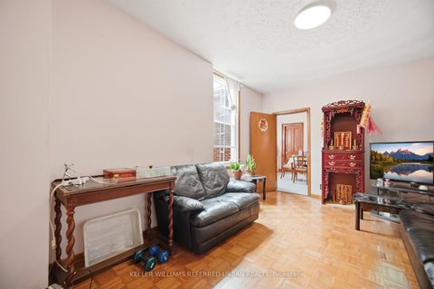 Photo 3 at 174 Lansdowne Avenue, Roncesvalles, Toronto