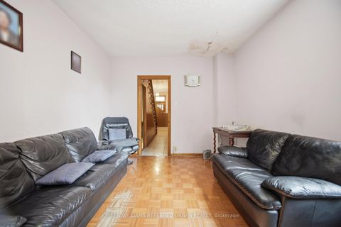 Photo 4 at 174 Lansdowne Avenue, Roncesvalles, Toronto