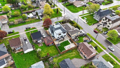 Photo 1 at 17 Exbury Road, CFB, Toronto