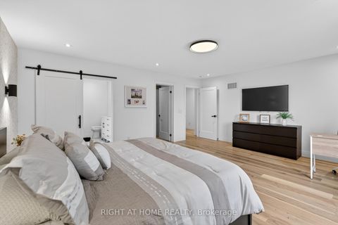 Photo 15 at 17 Exbury Road, CFB, Toronto
