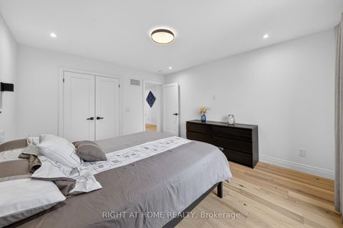 Photo 31 at 17 Exbury Road, CFB, Toronto
