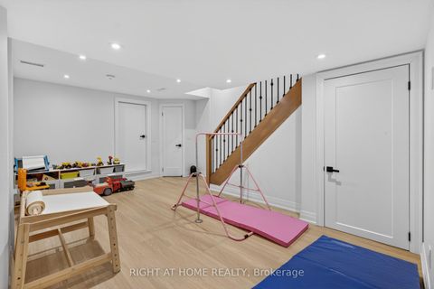 Photo 33 at 17 Exbury Road, CFB, Toronto