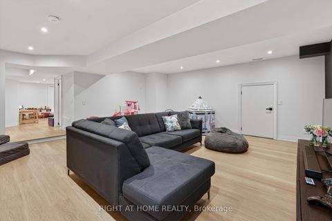 Photo 38 at 17 Exbury Road, CFB, Toronto
