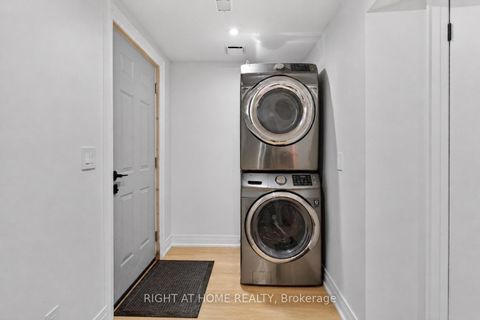 Photo 39 at 17 Exbury Road, CFB, Toronto