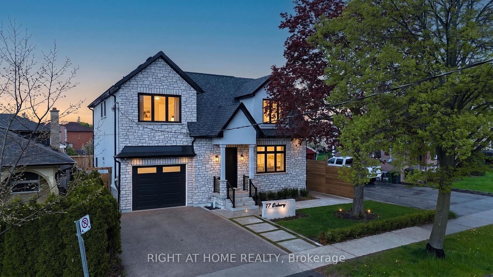 17 Exbury Road, CFB, Toronto 